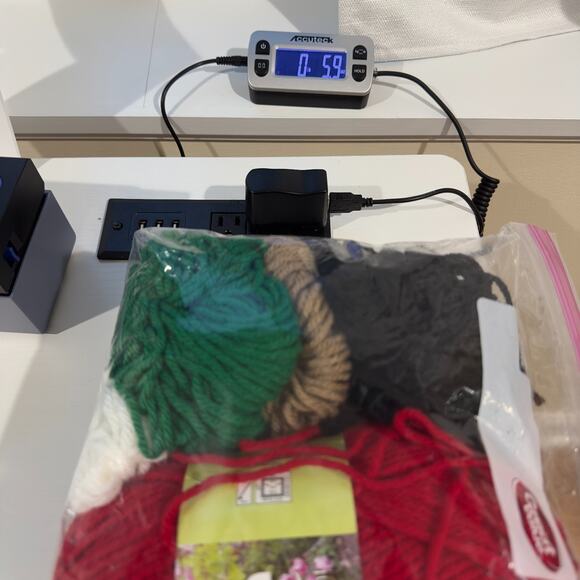 Mary Maxim Starlette Yarn Lot of 6 Skeins Different Yardage Xmas Stockings - Picture 16 of 16